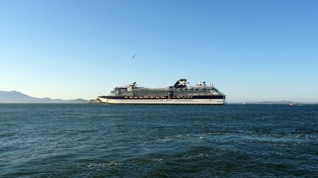 Круизный лайнер