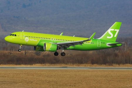 Авиалайнер из Новосибирска  22  ноября  прилетает  в  аэропорт Владивостока с опозданием