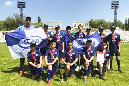 Юные футболисты