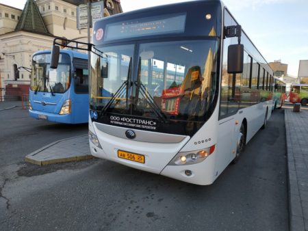 На маршруты Владивостока вышло еще два новых автобуса коммерческих перевозчиков
