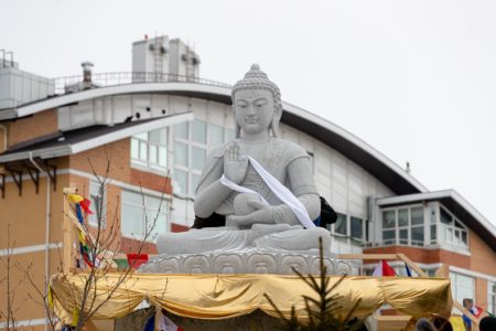 Статую Будды открыли во Владивостоке