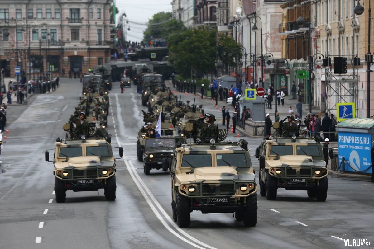 Во Владивостоке прошел парад в честь 75-летия Победы в Великой  Отечественной войне (ФОТО) - ДВ-РОСС - новости Дальнего Востока