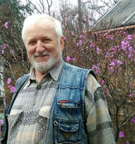 Сегодня празднует   75-летний юбилей известный  на Дальнем Востоке фотокор газеты «Красное Знамя» Владимир Яковлевич Барабаш