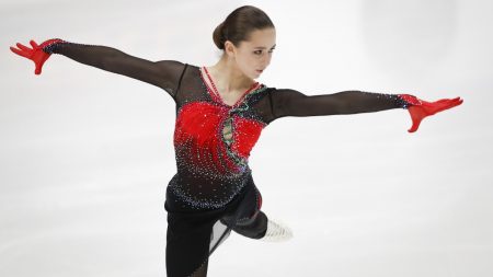 Фигурное  катание:  Камила Валиева победила на Skate Canada с мировыми рекордами
