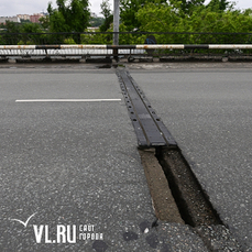 Пока власти  Владивостока  ищут  подрядчика  для  ремонта  Некрасовского путепровода –  основная  транспортная  магистраль   города  разрушается  на  глазах   (ФОТО)