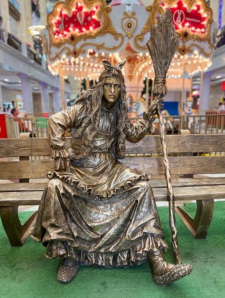 Владивосток может стать шестым городом, где установят бронзовую скульптуру Бабы-яги