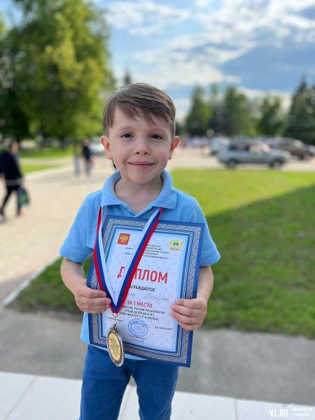 Чемпионом  России  по  шахматам  в возрасте до 6 лет  стал Богдан Калинин из Владивостока