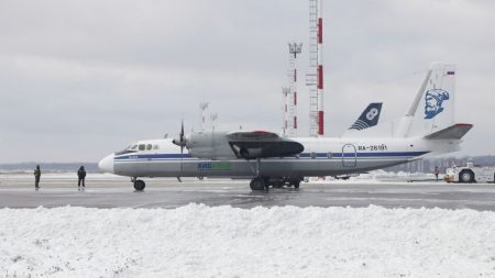 Два аэропорта в Хабаровском крае закрыли из-за снегопада